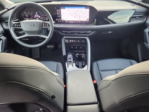 Used 2025 Audi Q5 Premium w/ Convenience Package AWD/4WD image 11