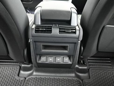 Used 2020 Land Rover Defender 110 SE AWD/4WD image 25