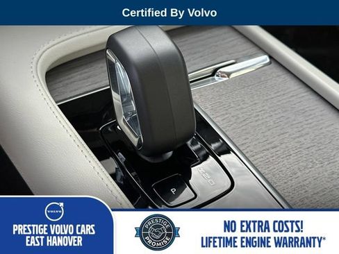 Certified 2025 Volvo XC90 B5 Plus AWD/4WD image 19