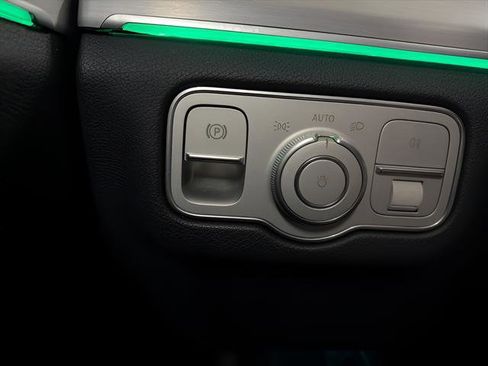 Used 2024 Mercedes-Benz GLE 450e 4MATIC image 23