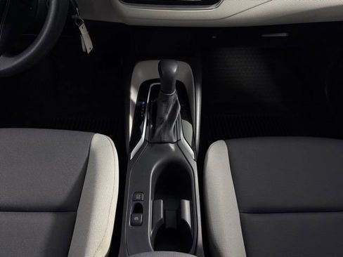 Used 2025 Toyota Corolla LE image 21