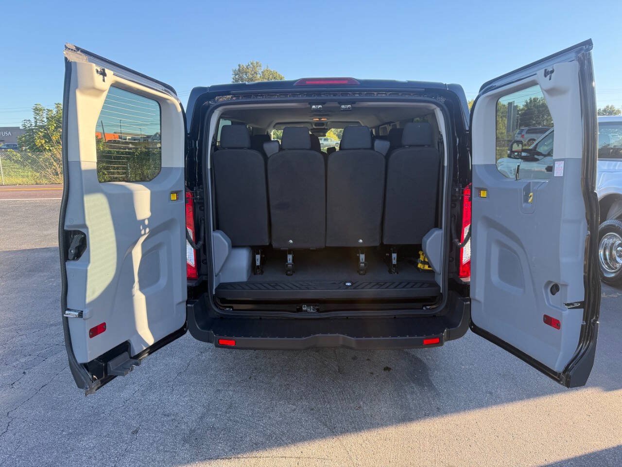 Used 2018 Ford Transit 350 XL RWD image 7