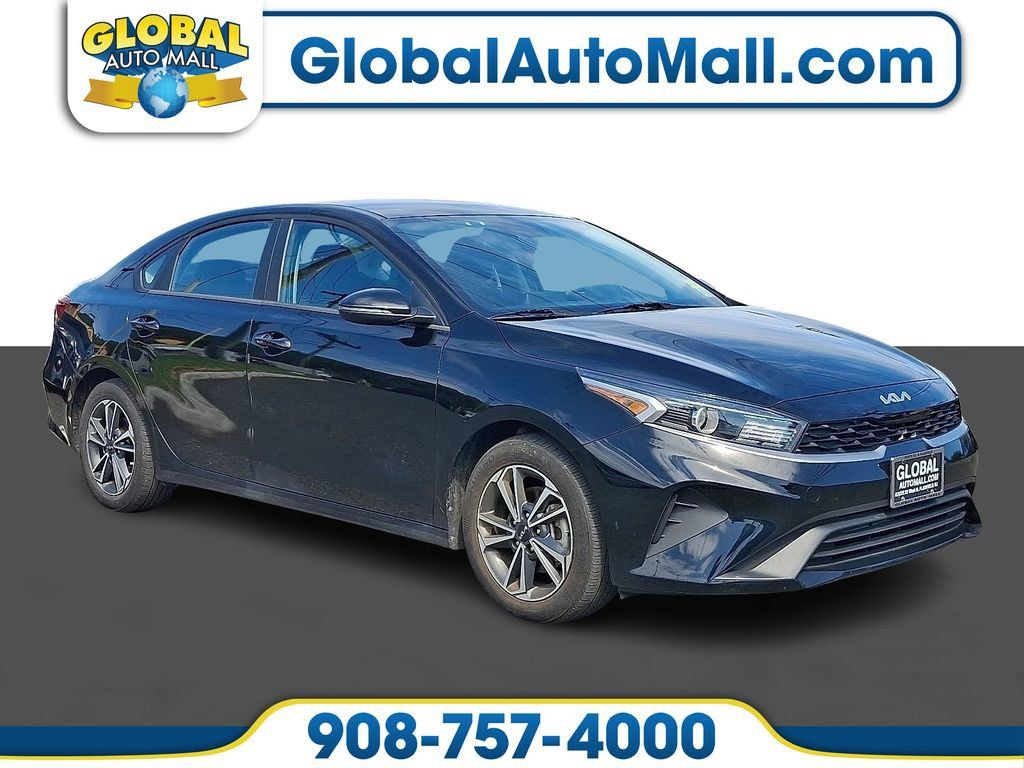 Used 2023 Kia Forte LXS w/ LXS Technology Package FWD image 1