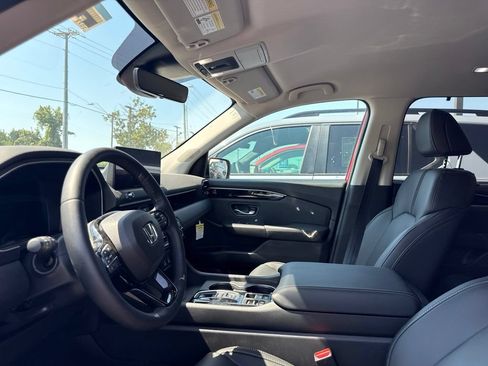 Certified 2026 Honda Pilot EX-L image 9