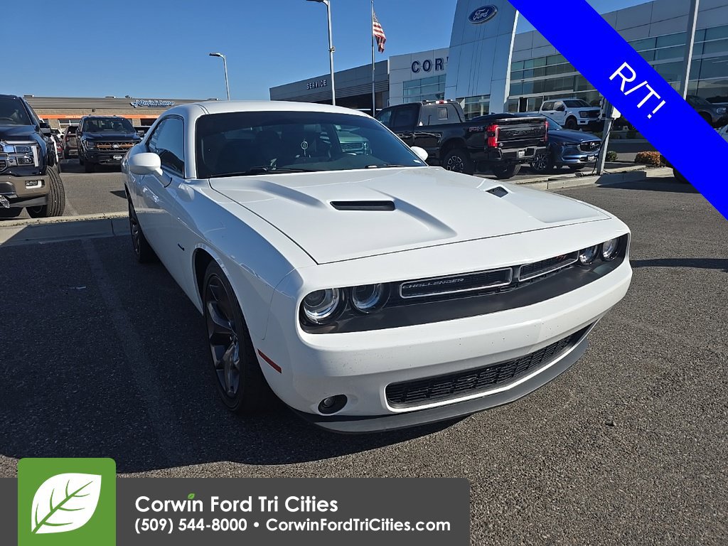Used 2018 Dodge Challenger R/T RWD image 2