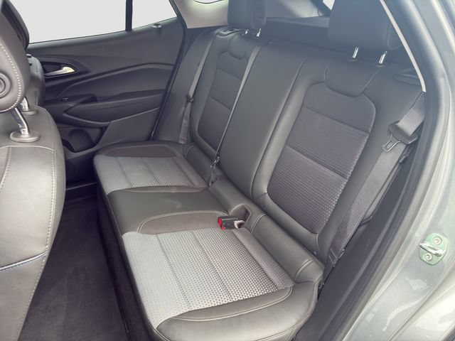 Used 2024 Chevrolet Trax LT w/ Driver Confidence Package FWD image 13
