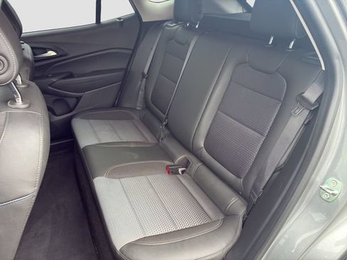 Used 2024 Chevrolet Trax LT w/ Driver Confidence Package FWD image 13