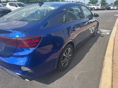 Used 2022 Kia Forte LXS FWD image 3