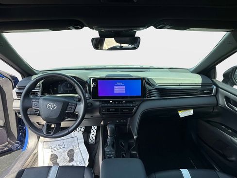Used 2025 Toyota Camry SE w/ Multimedia Upgrade Package image 13