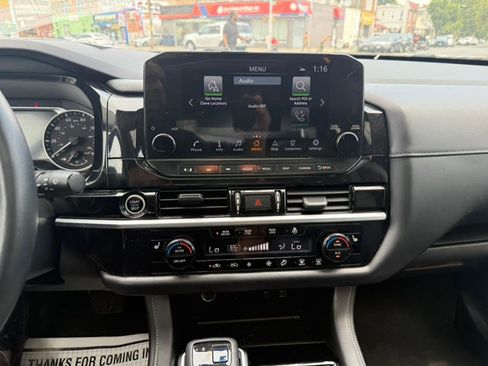 Used 2022 Nissan Pathfinder SL w/ SL Premium Package image 16