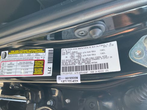 Used 2021 Toyota Tacoma SR5 AWD/4WD image 27