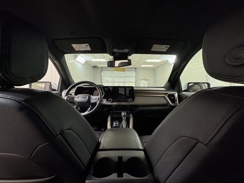 Used 2024 GMC Canyon Denali image 20