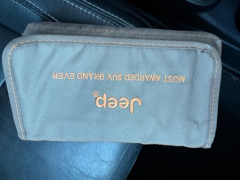 Used 2016 Jeep Wrangler Unlimited Rubicon image 40