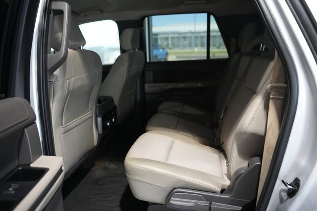 Used 2019 Ford Expedition Max XLT AWD/4WD image 16