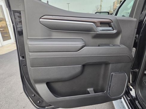 Used 2023 GMC Sierra 1500 SLT w/ SLT Premium Package image 17