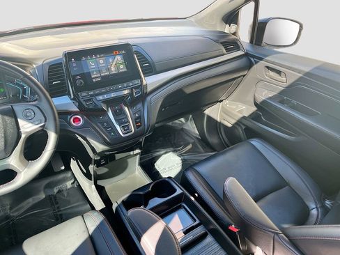 Used 2024 Honda Odyssey Sport image 23