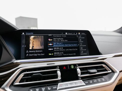 Used 2021 BMW X5 xDrive45e w/ M Sport Package image 18