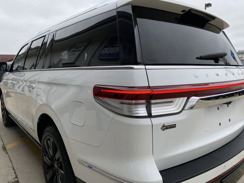 Used 2024 Lincoln Navigator L Reserve image 14