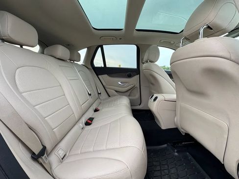 Used 2021 Mercedes-Benz GLC 300 4MATIC image 24