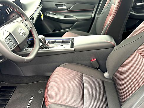 New 2026 Nissan Sentra SR w/ Floor Mat Package FWD image 10