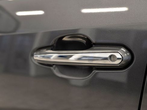 Used 2019 Toyota RAV4 Limited image 15