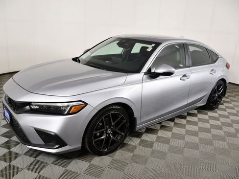 Used 2022 Honda Civic Sport Touring image 10