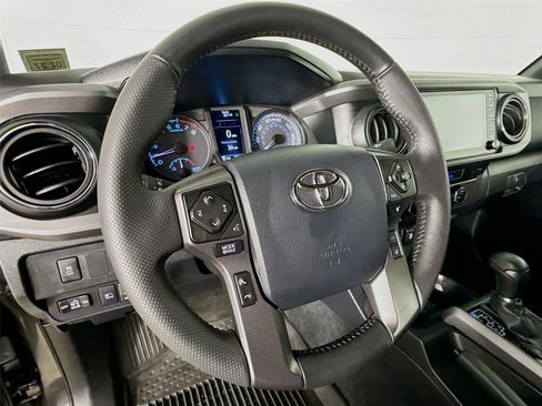 Used 2023 Toyota Tacoma TRD Sport image 12
