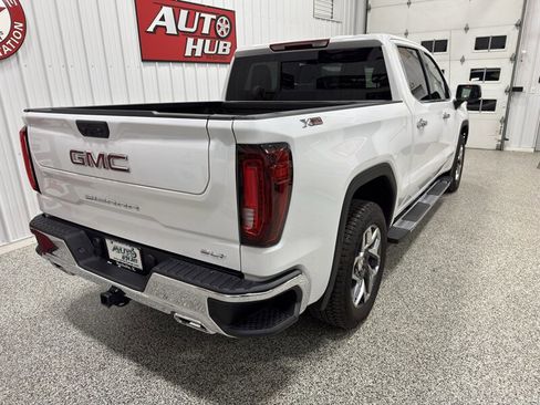 Used 2025 GMC Sierra 1500 SLT w/ SLT Premium Package image 19