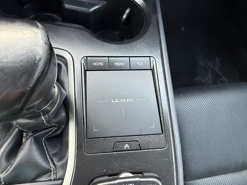 Used 2021 Lexus UX 200 w/ Premium Package FWD image 36