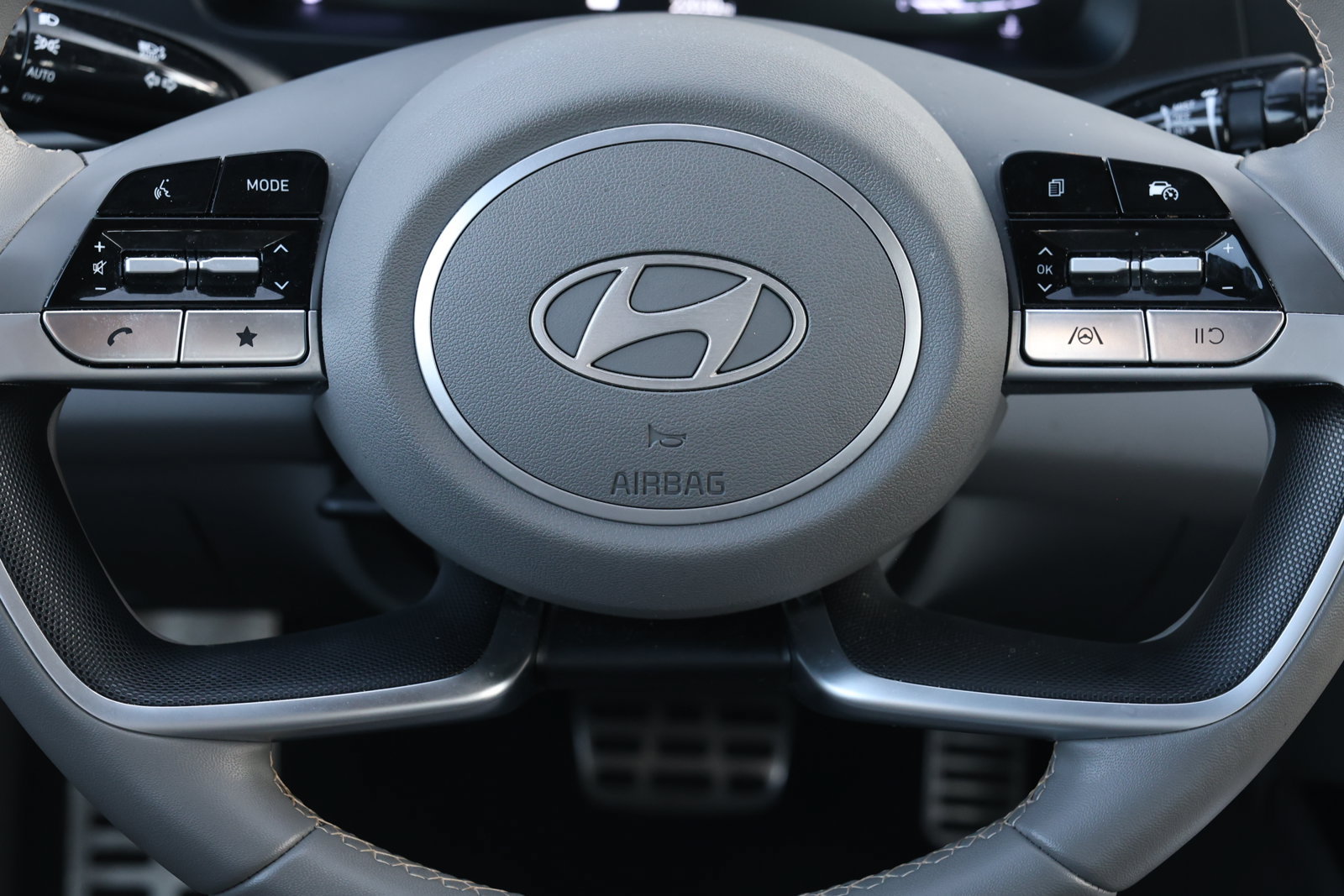 Used 2026 Hyundai Elantra Sport FWD image 17