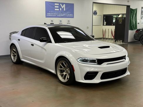 Used 2023 Dodge Charger Scat Pack RWD image 2