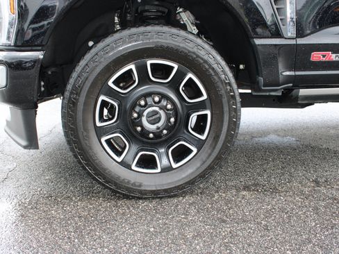Used 2024 Ford F250 Platinum AWD/4WD image 11