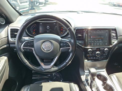 Used 2021 Jeep Grand Cherokee Laredo X AWD/4WD image 12