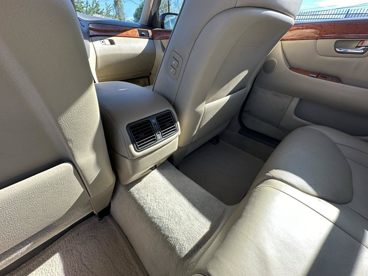 Used 2006 Lexus LS 430 w/ Modern Luxury Pkg RWD image 33