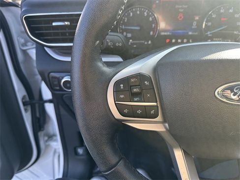 Certified 2022 Ford Explorer XLT w/ Equipment Group 202A image 27