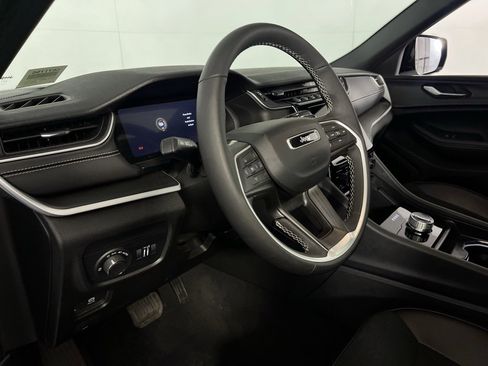 Certified 2024 Jeep Grand Cherokee L Altitude image 14