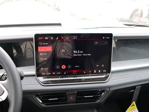 New 2026 Volkswagen Tiguan SE image 24