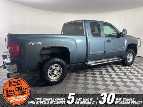 Used 2008 Chevrolet Silverado 2500 LT w/ 1LT Convenience Package image 3