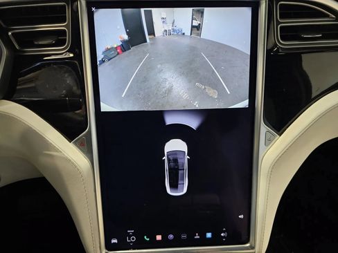 Used 2017 Tesla Model X 75D AWD/4WD image 16