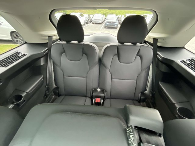 Certified 2025 Volvo XC90 B5 Plus AWD/4WD image 13