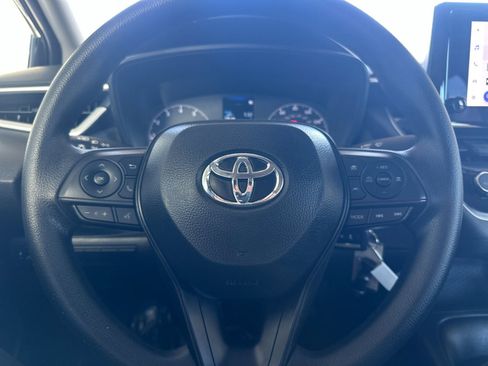 Used 2025 Toyota Corolla LE image 20