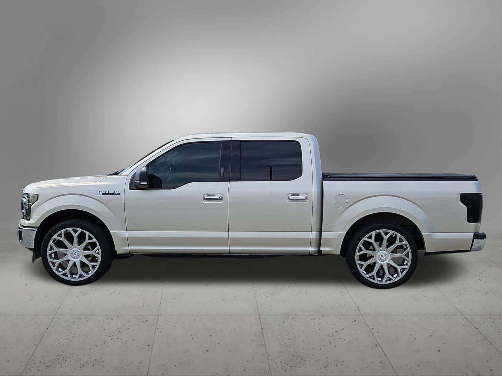 Used 2018 Ford F150 XLT w/ Equipment Group 302A Luxury RWD image 3