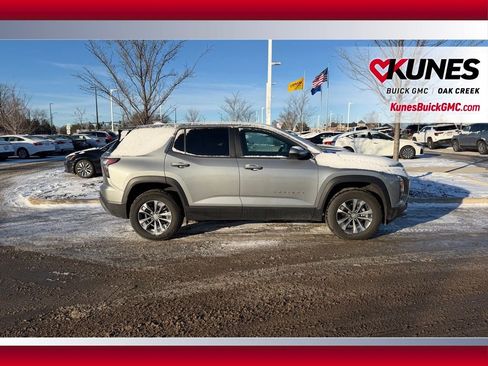 Used 2025 Chevrolet Equinox LT image 3