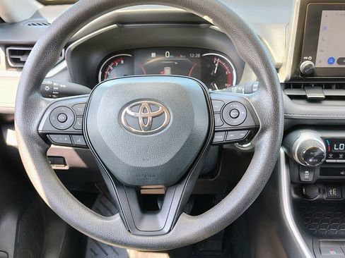 Used 2025 Toyota RAV4 XLE FWD image 31