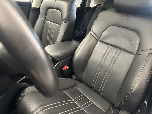Used 2025 Honda HR-V EX-L image 9