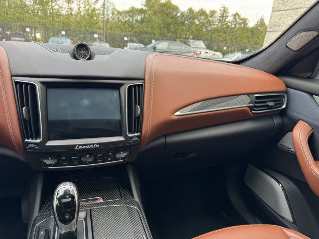 Used 2017 Maserati Levante S AWD/4WD image 31