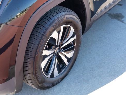 New 2026 Volkswagen Atlas Cross Sport SE AWD/4WD image 12