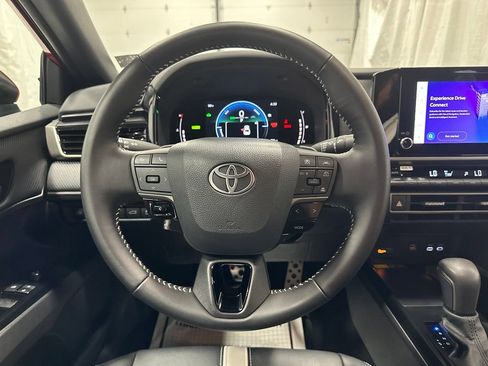 Used 2026 Toyota Camry SE FWD image 18