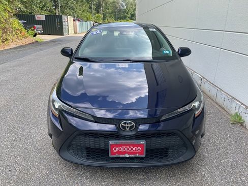 Used 2022 Toyota Corolla LE image 3