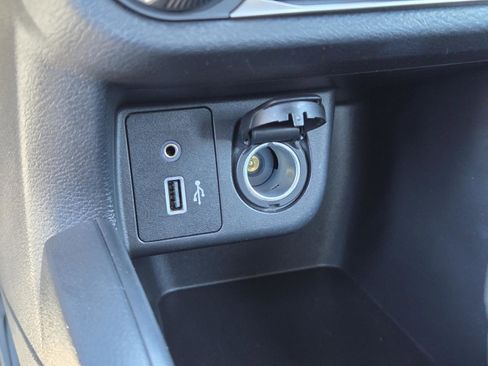 Used 2022 Nissan Versa SV image 13